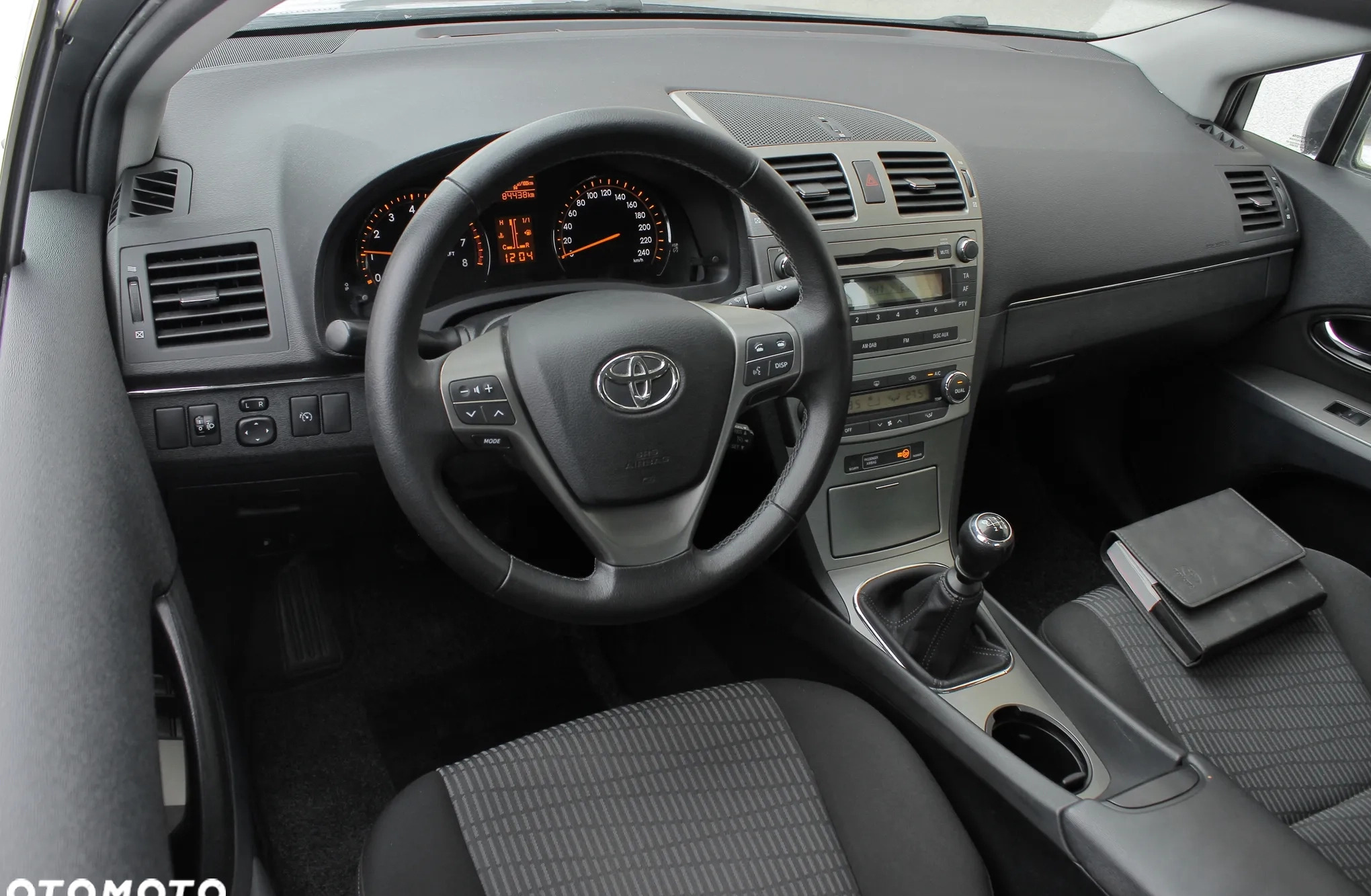 Toyota Avensis cena 41000 przebieg: 84000, rok produkcji 2011 z Poddębice małe 379
